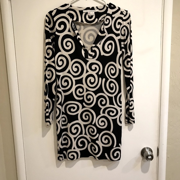 Diane Von Furstenberg Dresses & Skirts - Dvf swirl dress